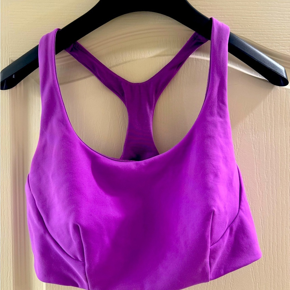 Lululemon sports bra